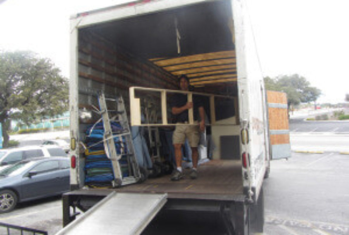Ask These 4 Questions to the Commercial Moving Company before Hiring Them