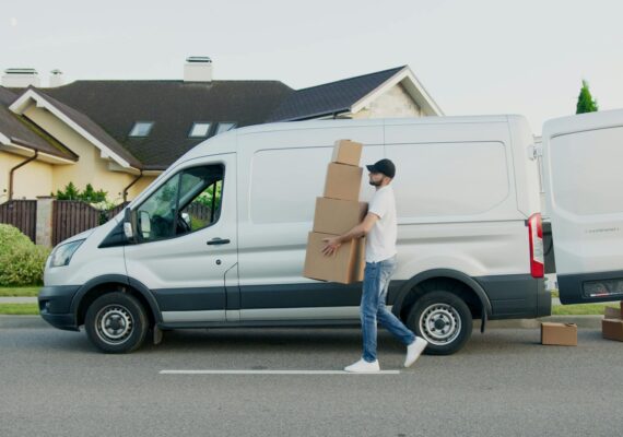 How Professional Movers Simplify Long-Distance Relocations
